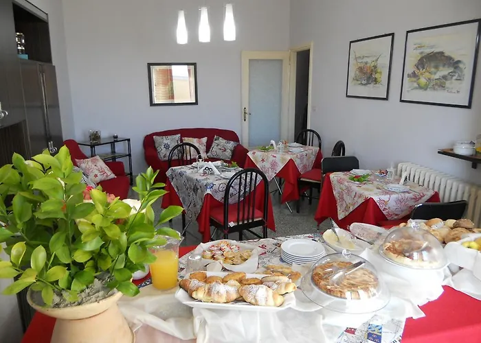 Faro Bianco Отранто