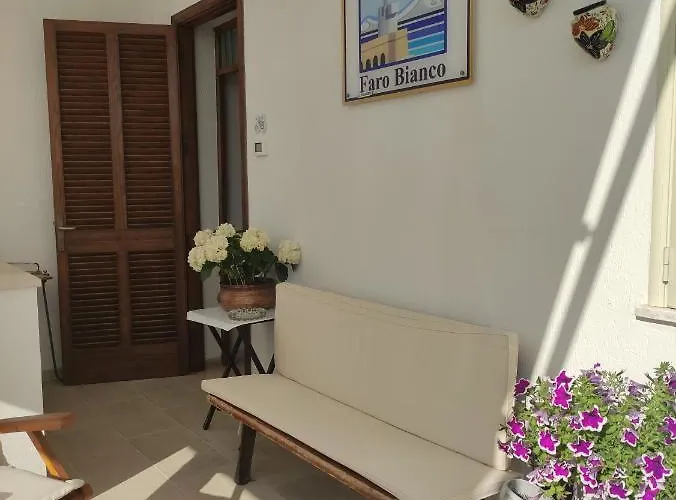 Faro Bianco Oda ve Kahvaltı Otranto