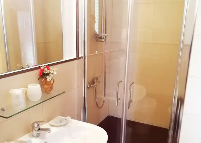 Oda ve Kahvaltı Faro Bianco